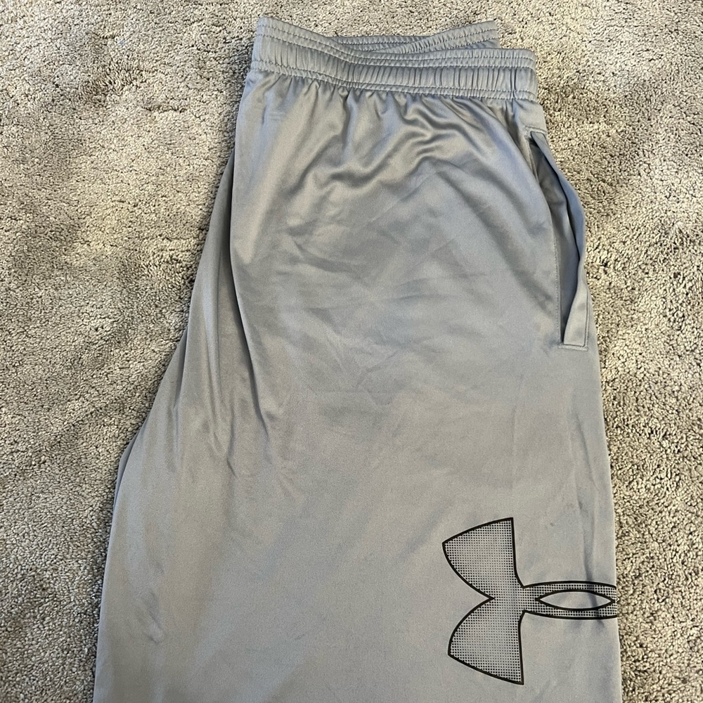Under Armor Men’s Loose Shorts Grey